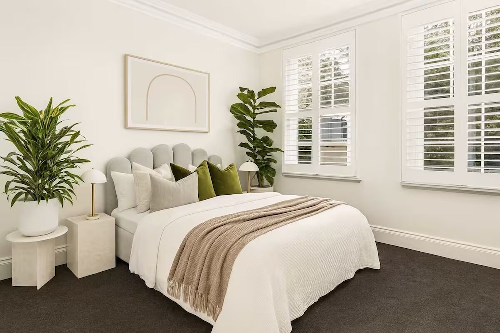 Stylish 4BR City Retreat