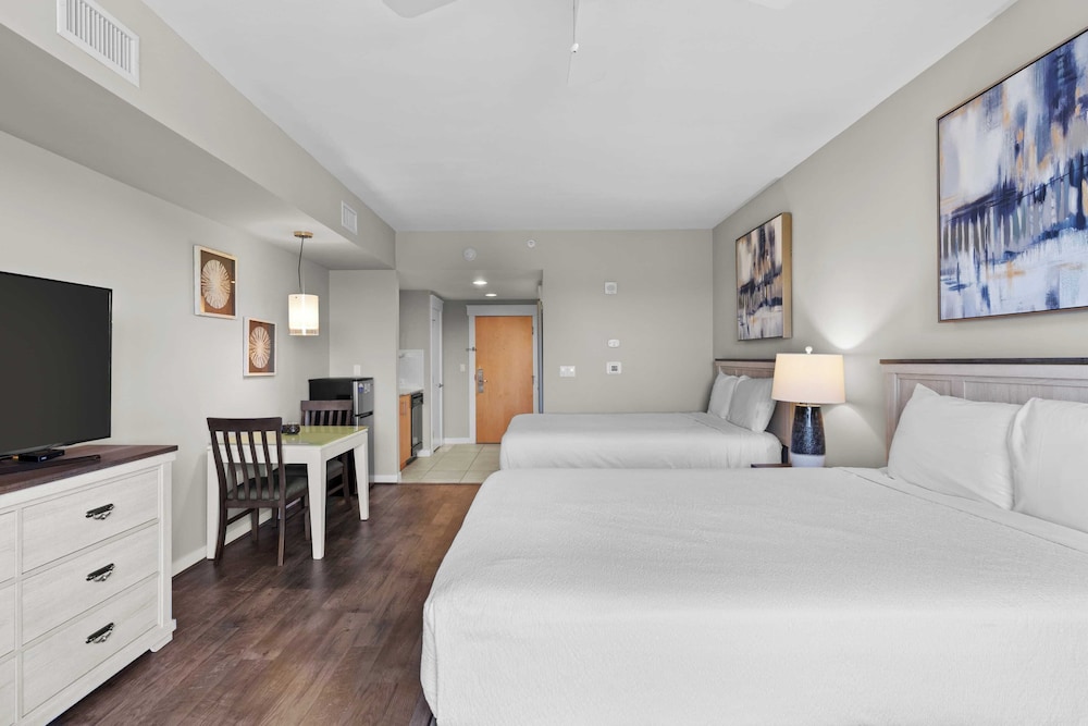 2 Resort Studios by Avantstay Sleeps 8, Pool, Shuttle, Tennis, Near Baytowne & Beach