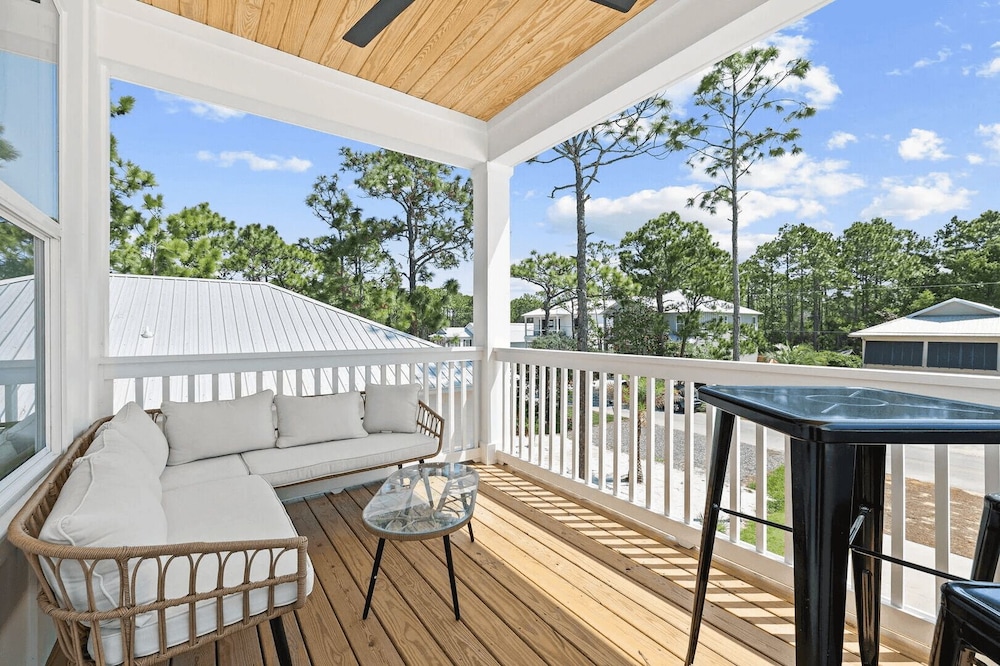 Juan Fine Day by Avantstay Sleeps 18 Heated Pool + Golf Cart
