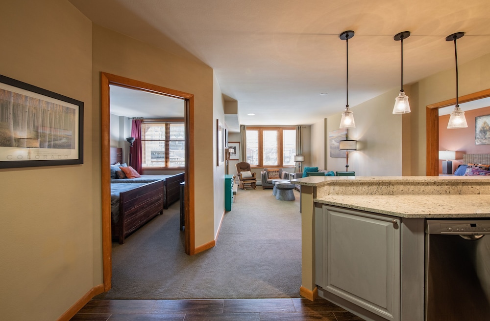 Winter Park Resort Lodging - Zephyr Mountain Condos