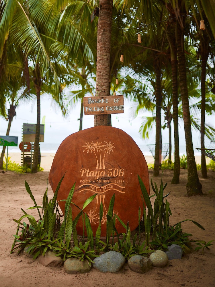 Hotel Playa 506 Beachfront Hostel - Image 1