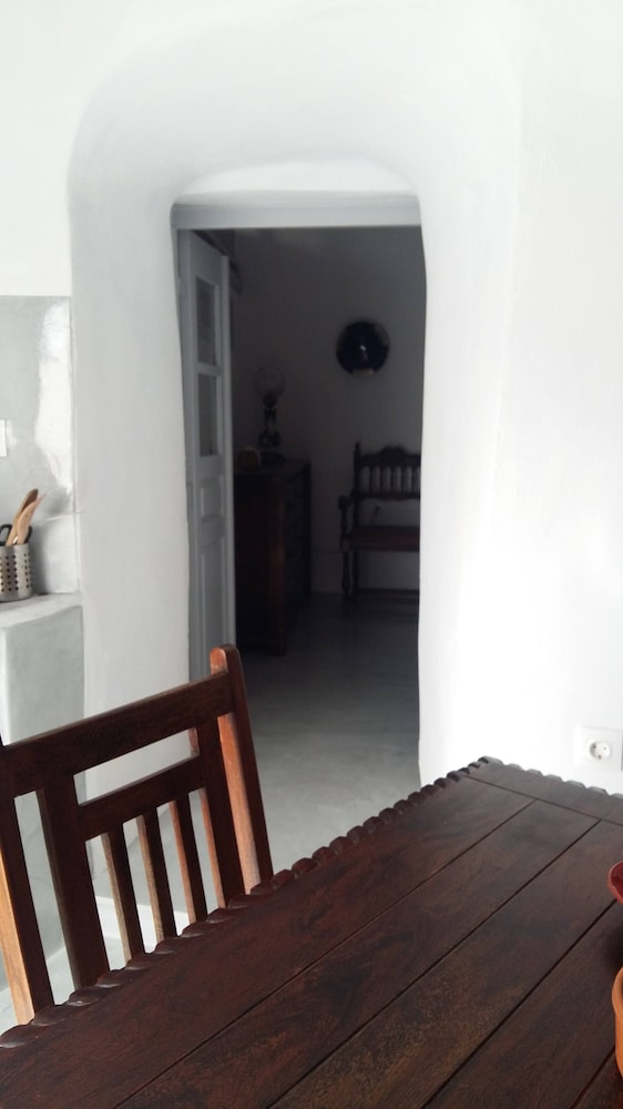 Charming 1705 Castle House in Pirgos Kallistis, Greece