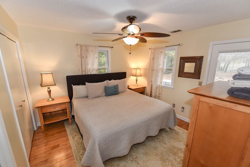 Quiet Coastal Home Savannah Ft Stewart GA