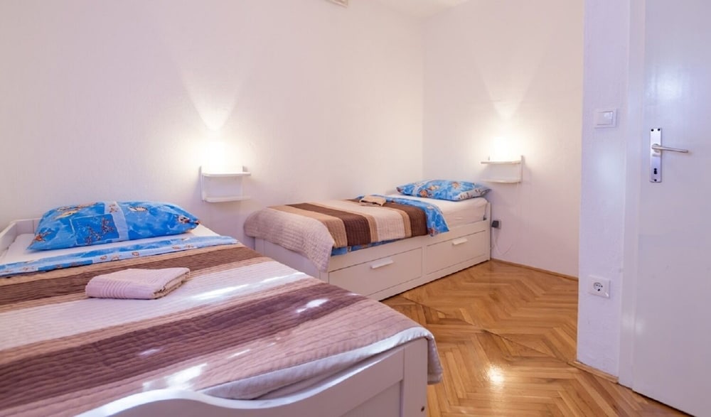 Petar - Great Location Close to the sea - A1 Donji view 2