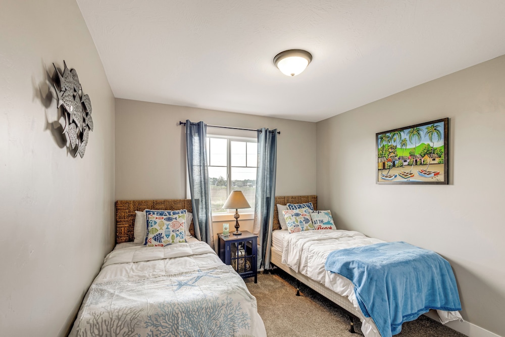 4 Mi to Snake River: Family Home w/ Yard in Rigby