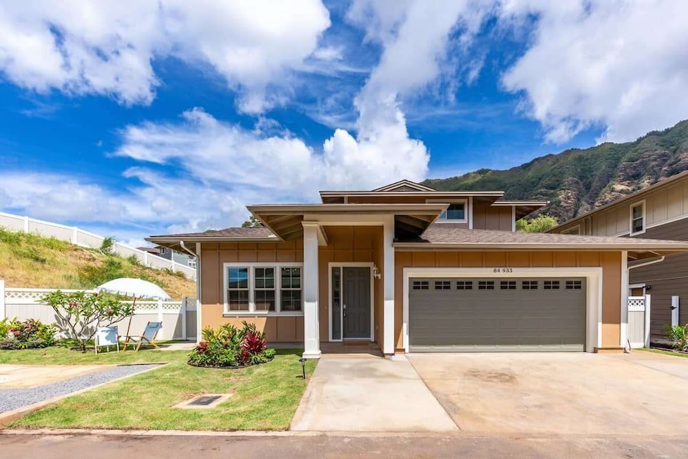 Marbella Lane Nohea Stylish Home Makaha