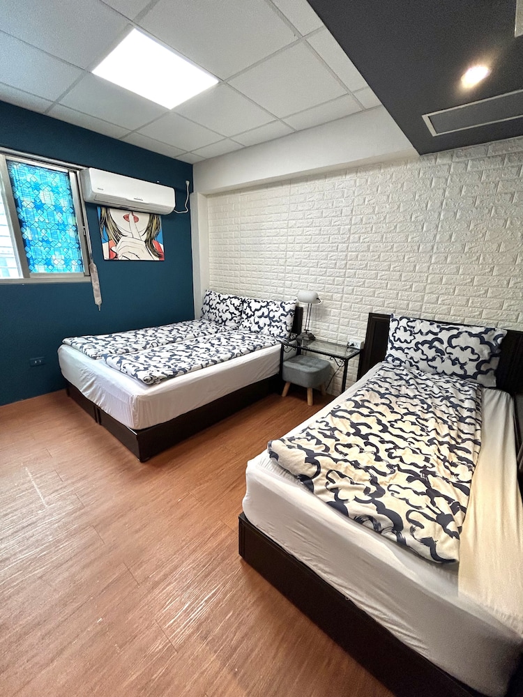 Ximen Triple Tiger Hostel