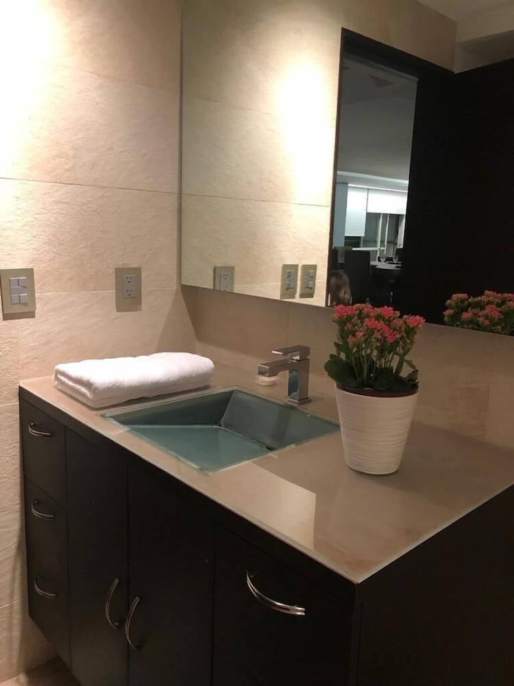 Masaryk Spacious & Modern apt w-Terrace photo 5