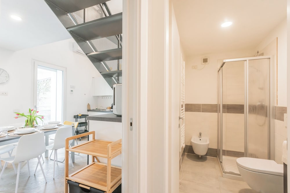Borsieri Como Apartments with Parking by Rent all Como