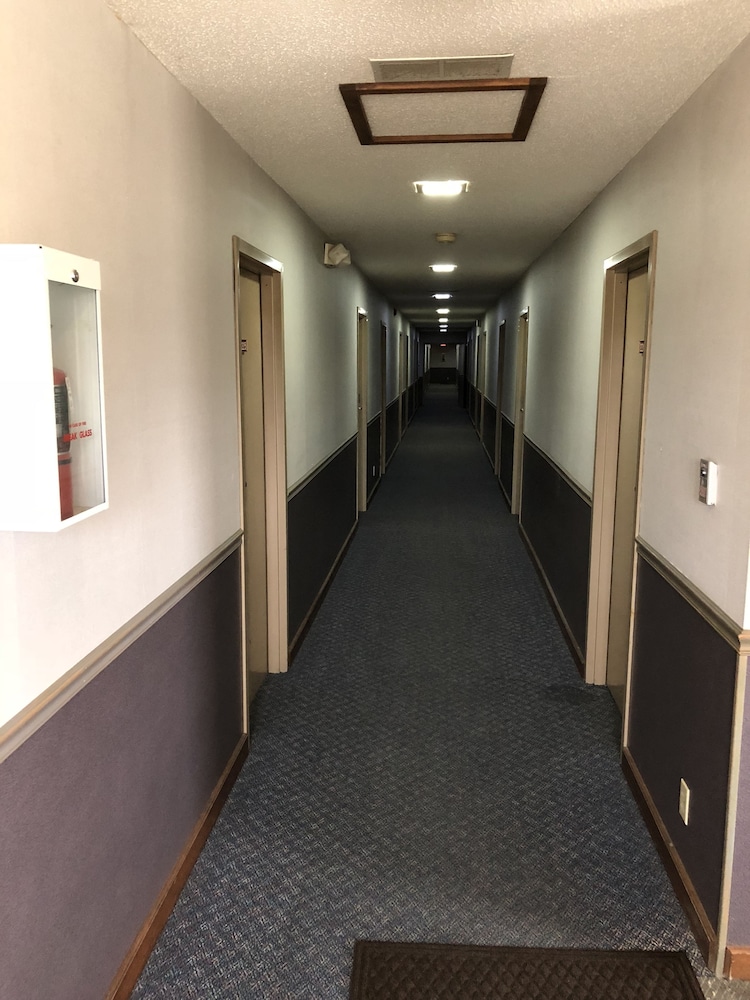 Denison Inn & Suites