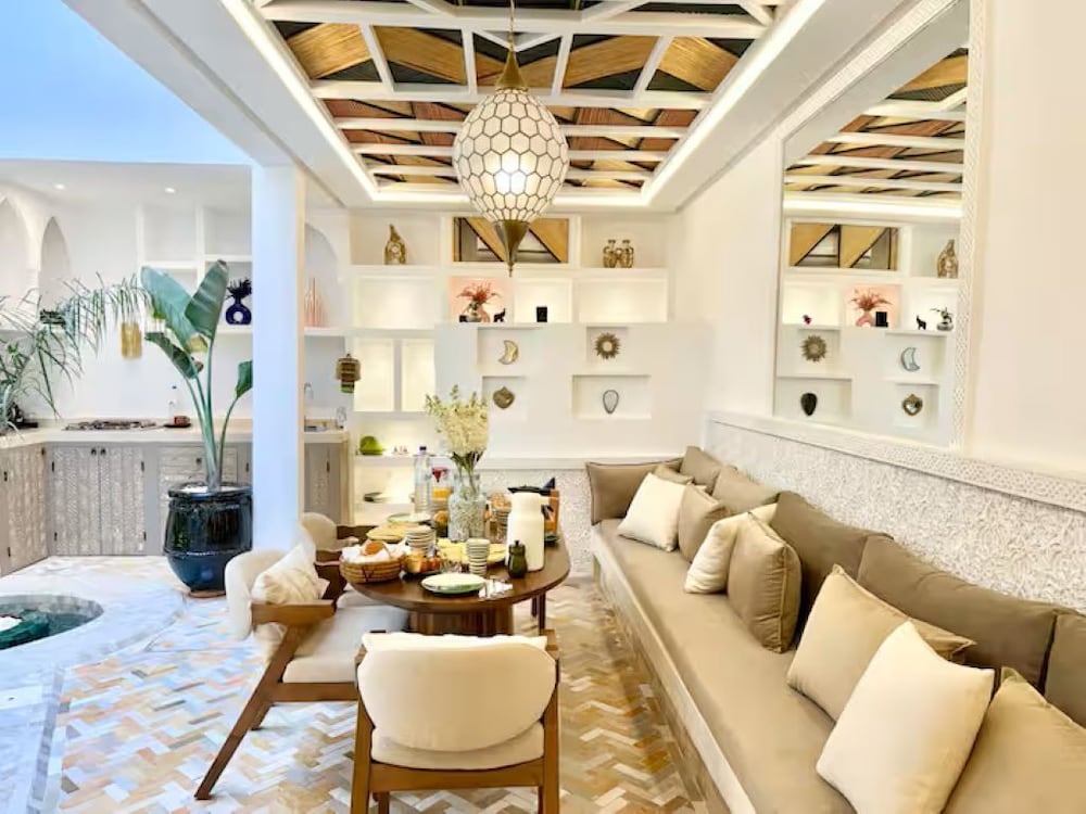 Beautiful Arab House With Swimming Pool