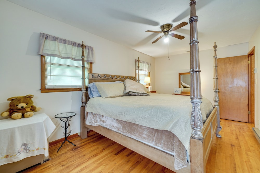 Robbinsville Retreat - Creekside Home w/ Deck!