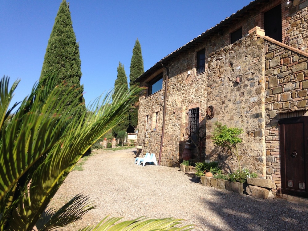 Hotel Il Burellino Wine & Resort - Image 1