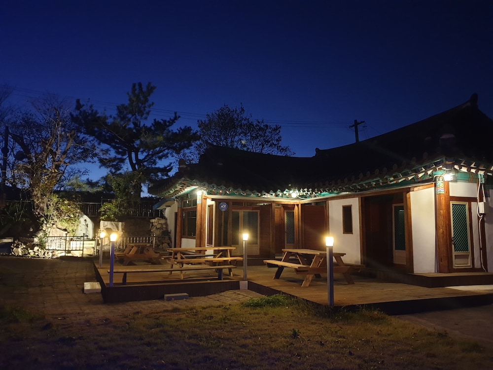 Chowoo Guesthouse