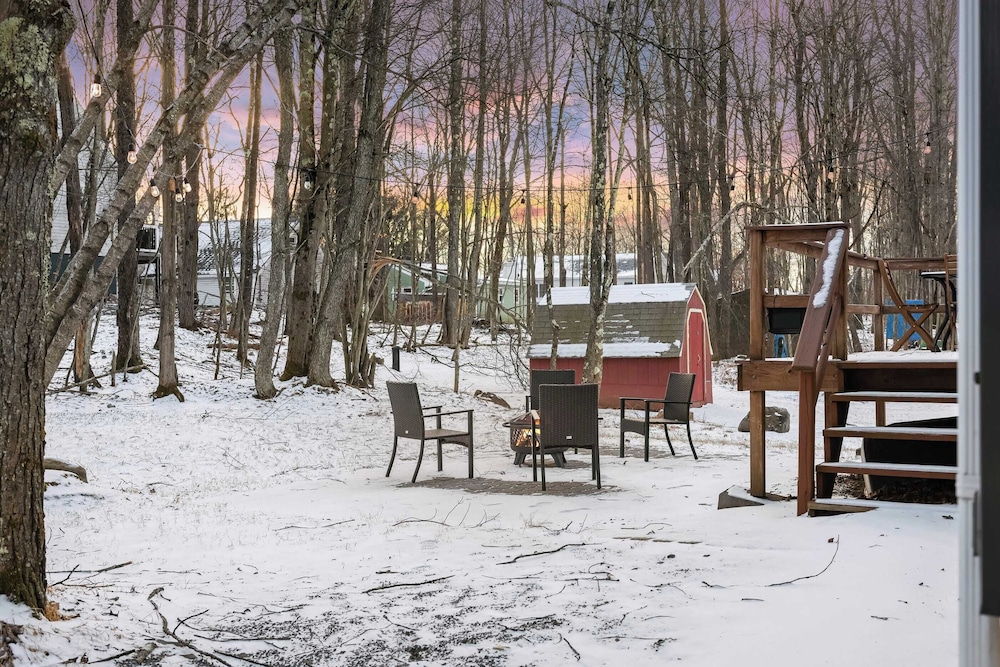 The Pines Cozy Arrowhead Lake Escape With Pools and Outdoor Adventures