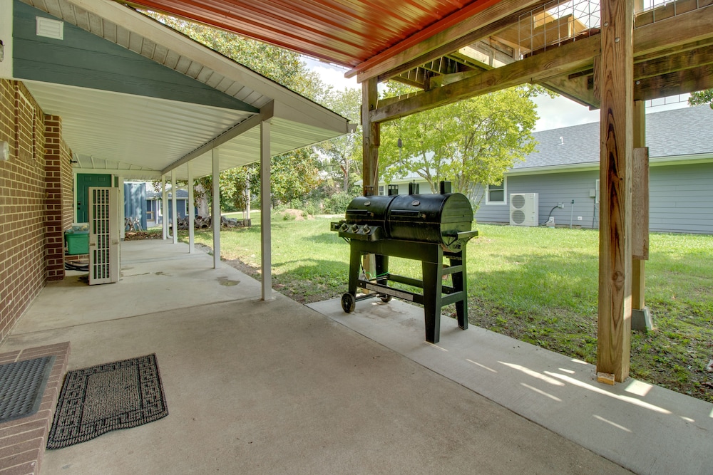 Unique Cotter Getaway w/ Deck & Outdoor Dining! view 4