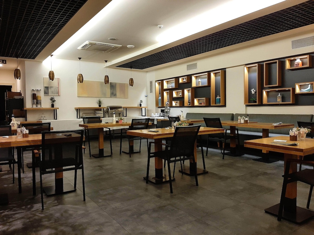 Sapko Airport Otel - Image 9
