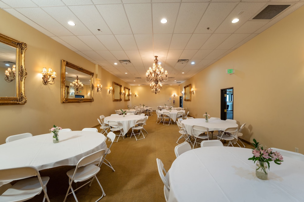 Silverland Inn and Suites - Property Image 7