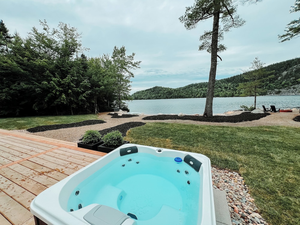 Nalu Retreat Lakeside