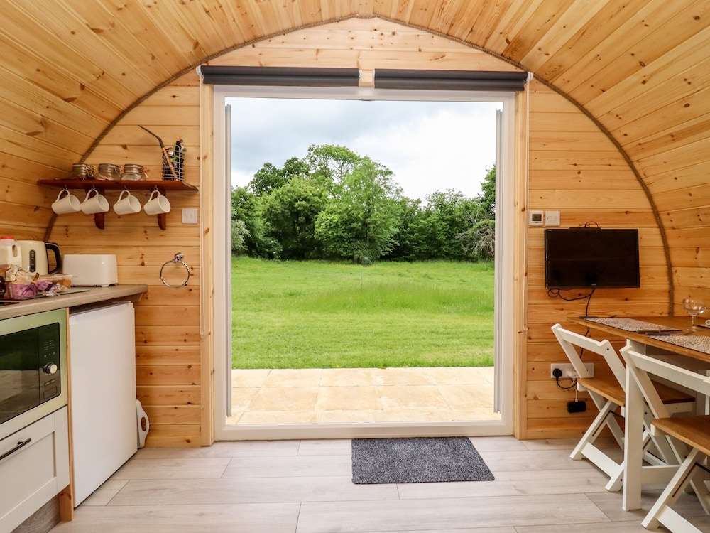 Meadow Lodge @ Berrys Place Farm