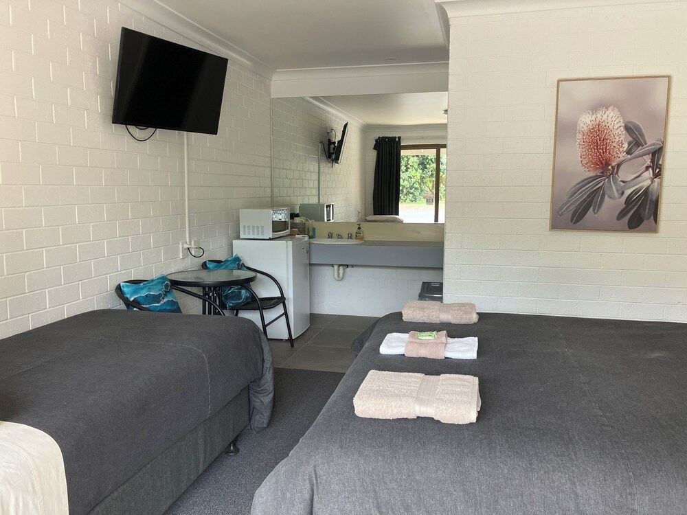 61 OCEAN ROAD MOTEL