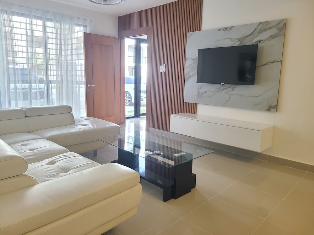 Hotel Bello con piscina - Image 1