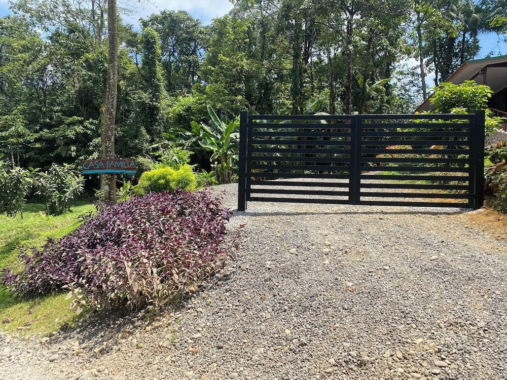 Family Home - Pura Vidaville