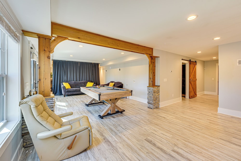 Fire Pit + Patio: Spacious Southern Pines Retreat