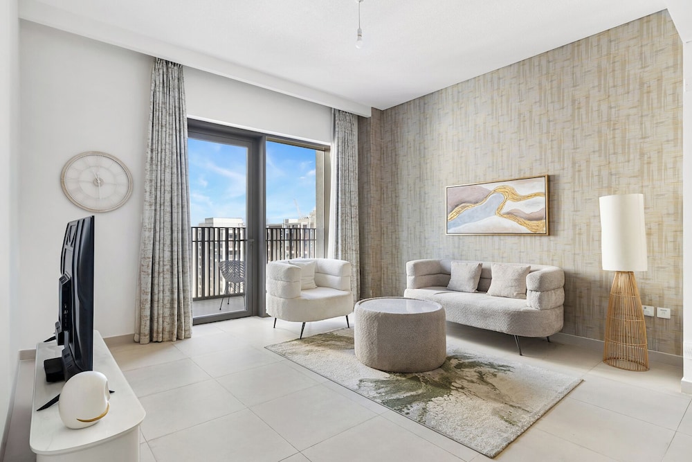 1BR Creek Beach Access