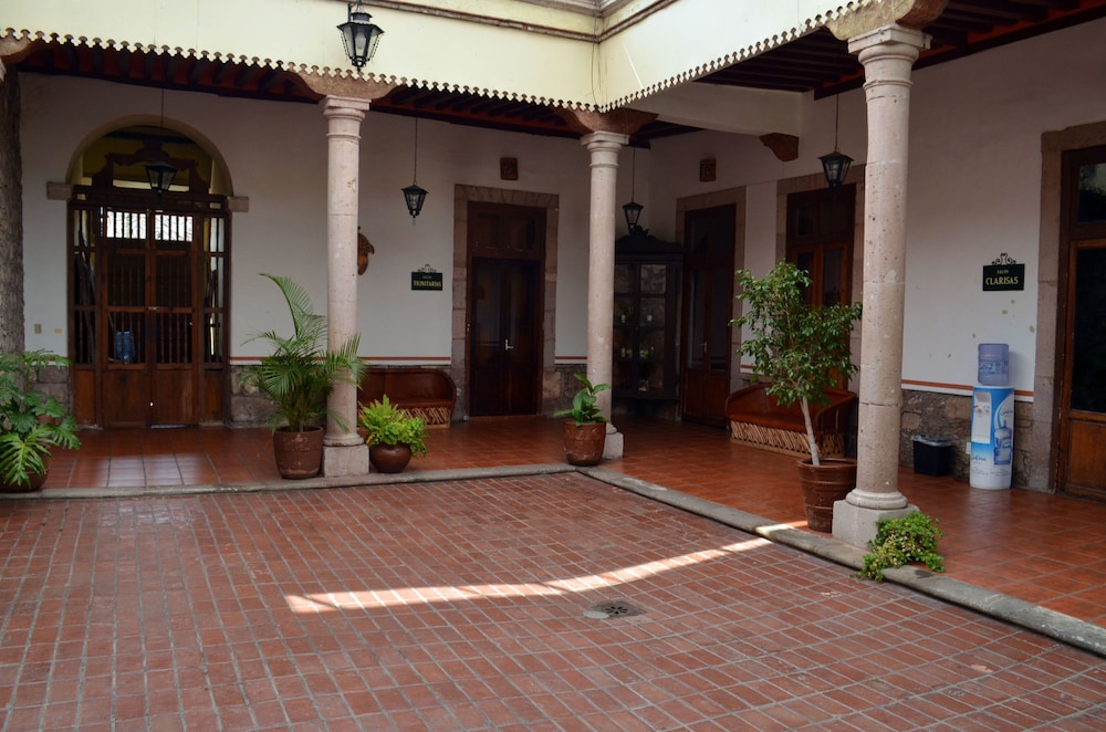 Howard Johnson Calle Real Morelia - Property Image 29
