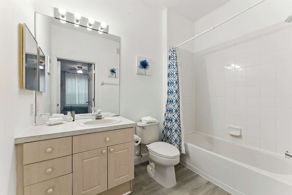 Resort Condo 3BR - Pool Balcony Near Disney
