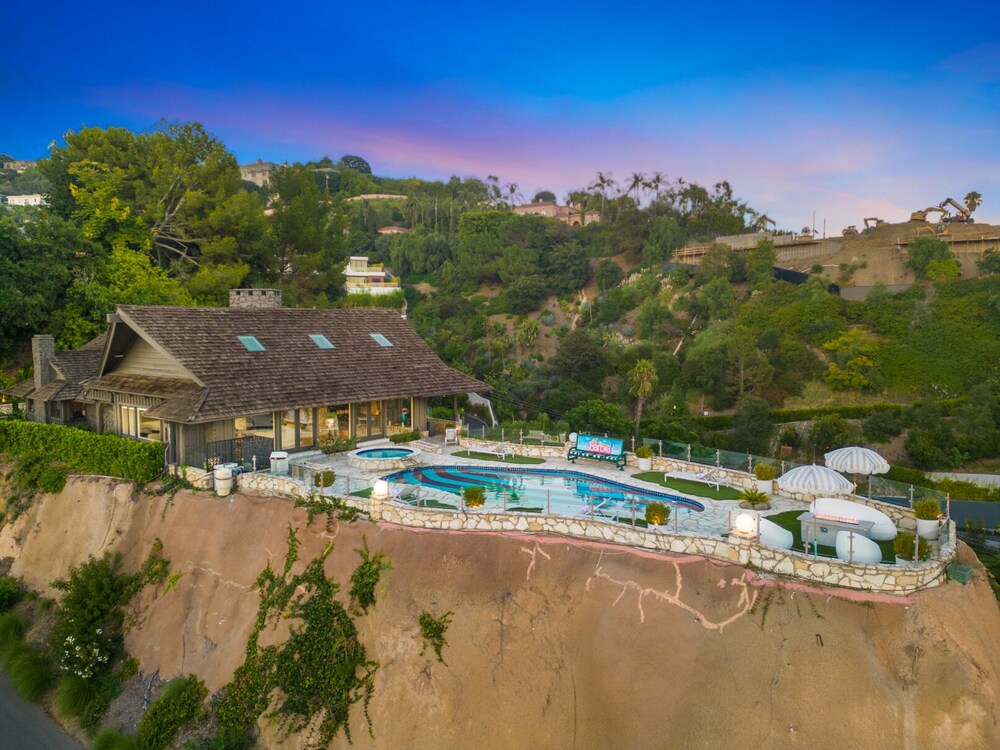 Beverly Tree House - Image 3