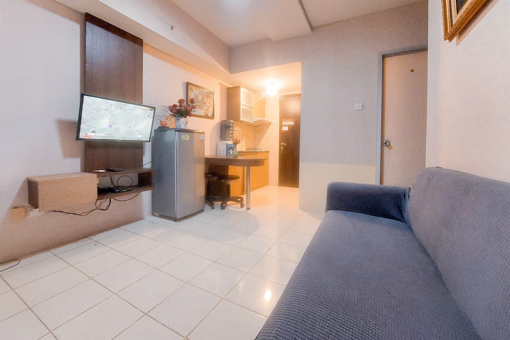 Warm And Spacious Combined Unit 2Br At Serpong Greenview Apartment