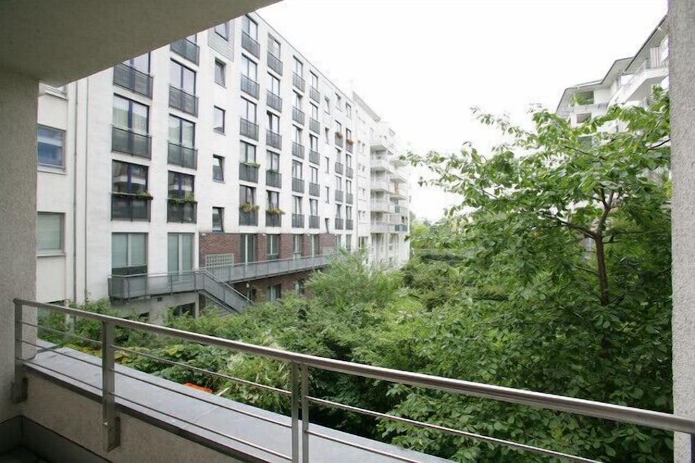 Apartment Engel