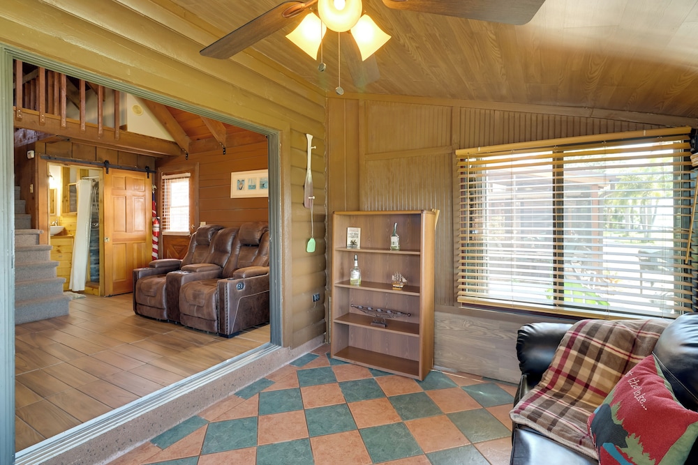 Lake Okeechobee Cabin w/ Boat Launch & Patio