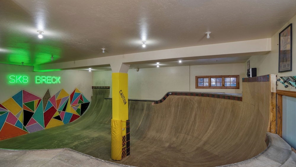 Skate Bowl, Hot Tub & Game Room Breckenridge Adventure Chalet by Avantstay