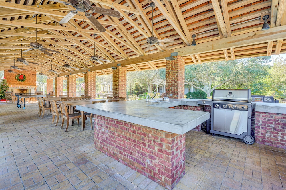 Walk to Gulf: Modern Retreat in Santa Rosa Beach!