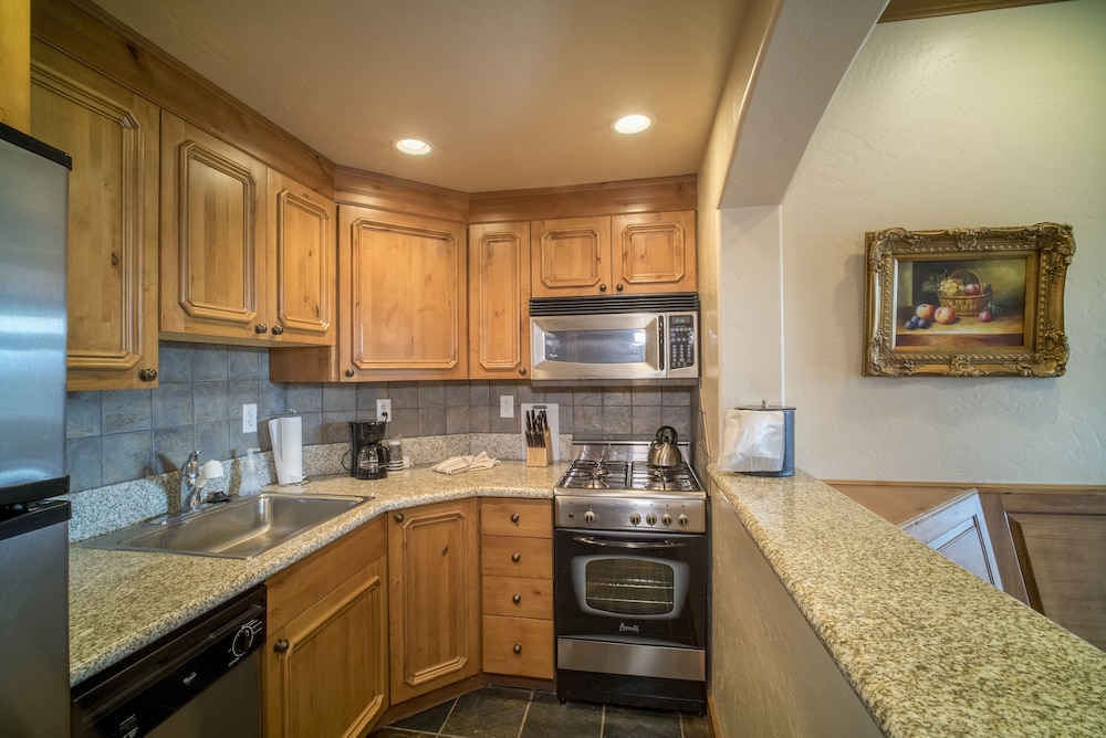 Villa 2059 2 Bed 2 Bath Full Kitchen 2 Bedroom Villa