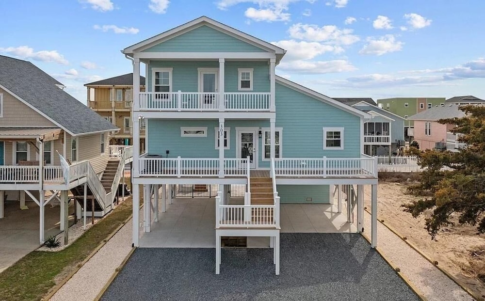 Coastal Chaos / 303 Sand Piper Ln. 3 Bedroom Home by RedAwning