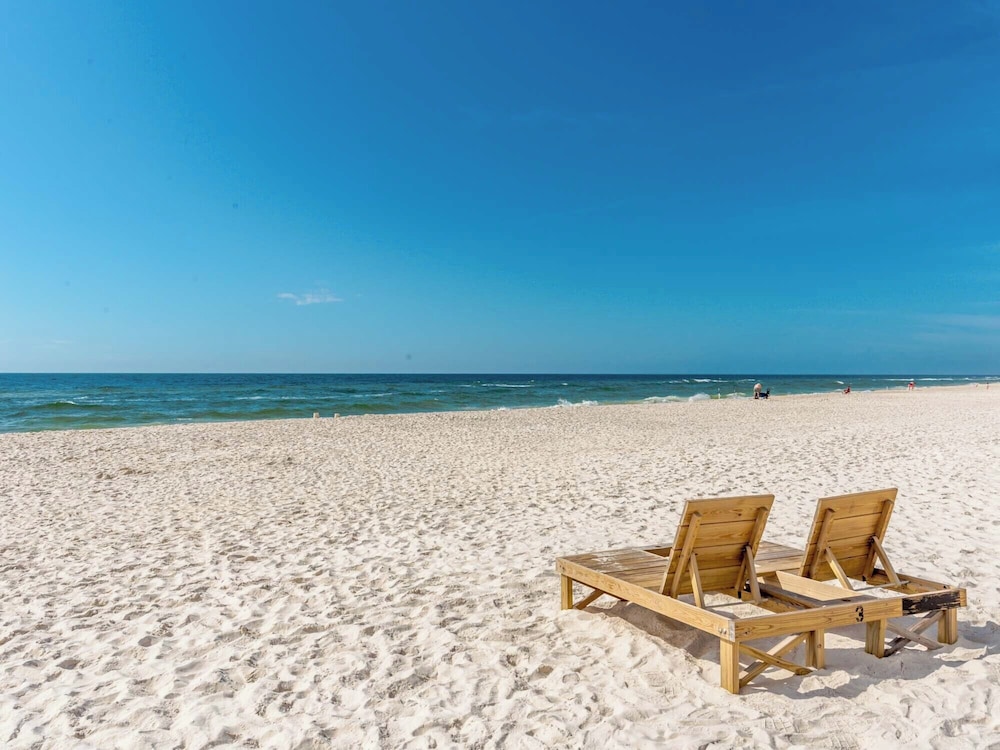 Palacio #202 by Southern Vacation Rentals