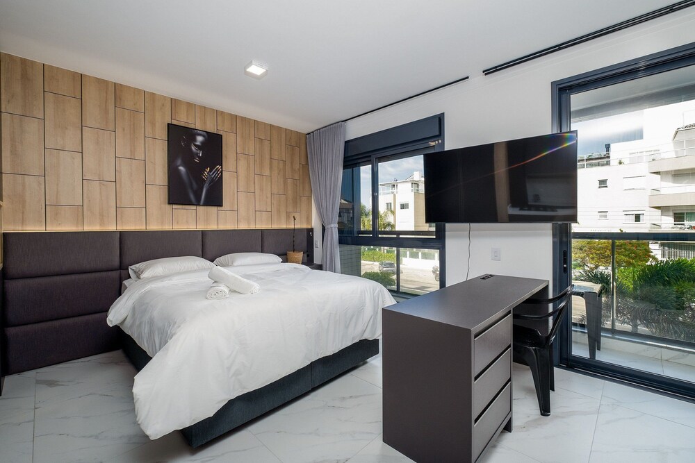 High Standard Studio on the Sand in Floripa Irb205
