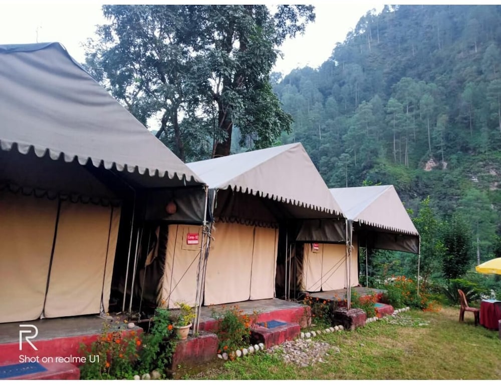 Toorani Resort