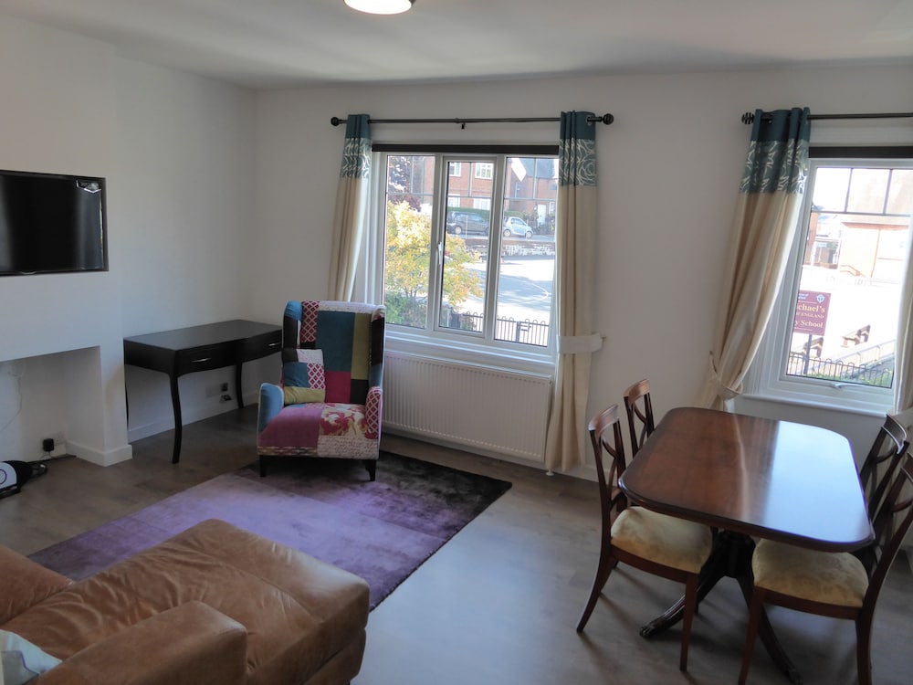 Sunninghill Apartment