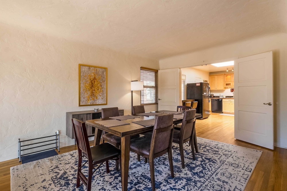 Sarasota Getaway w/ Private Pool & Backyard Oasis!