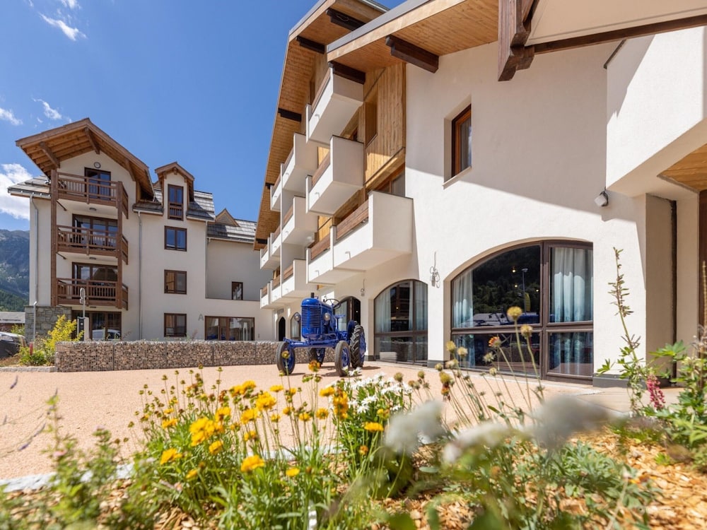 Chalet in Chantemerle With Family Amenities