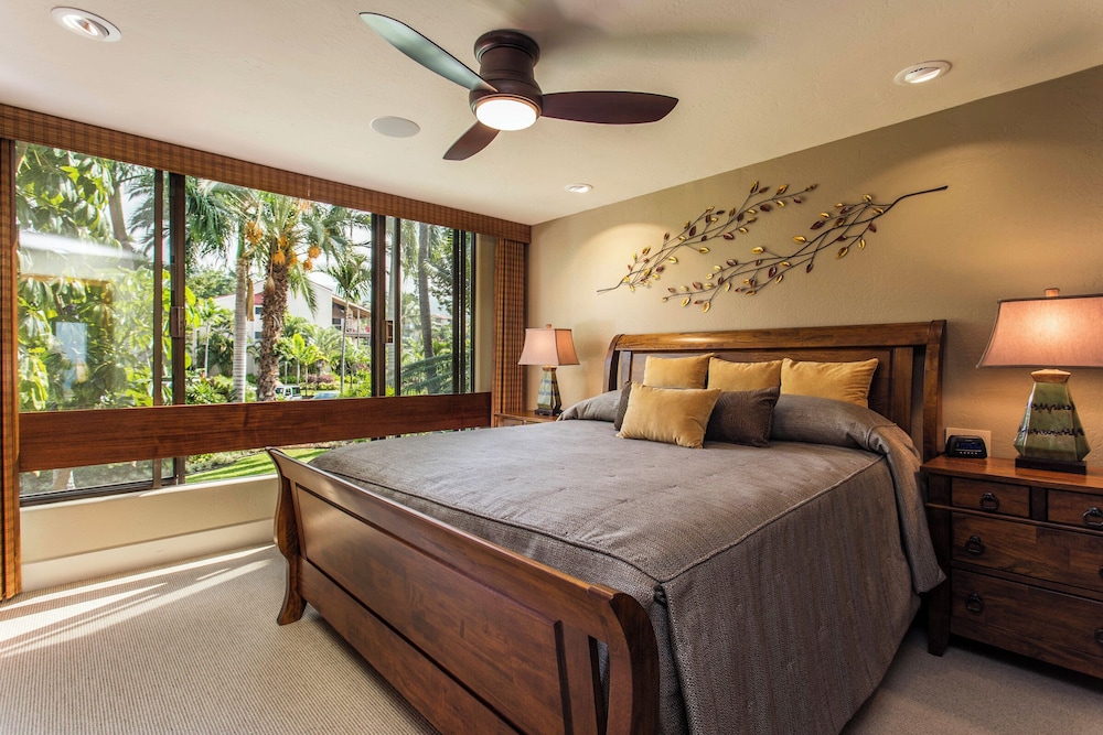 Exquisite Oceanfront Beautifully Upgraded Corner Unit - Vrkcv