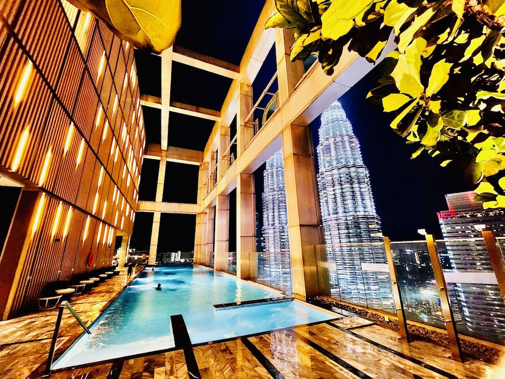 TropicanaThe Residence KLCC By Cozy Stay