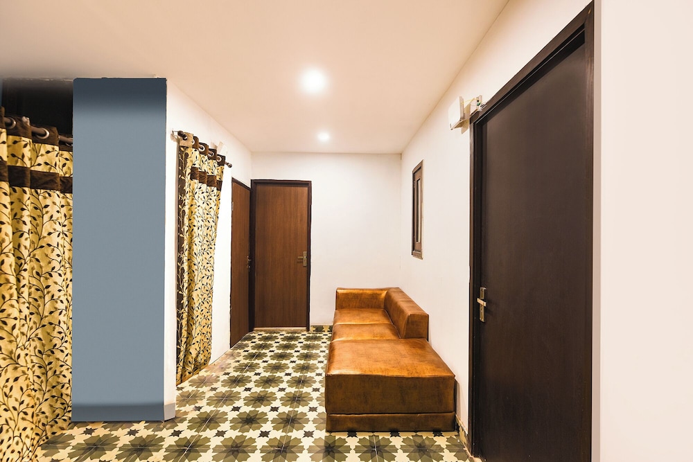 Fabhotel South Paradise