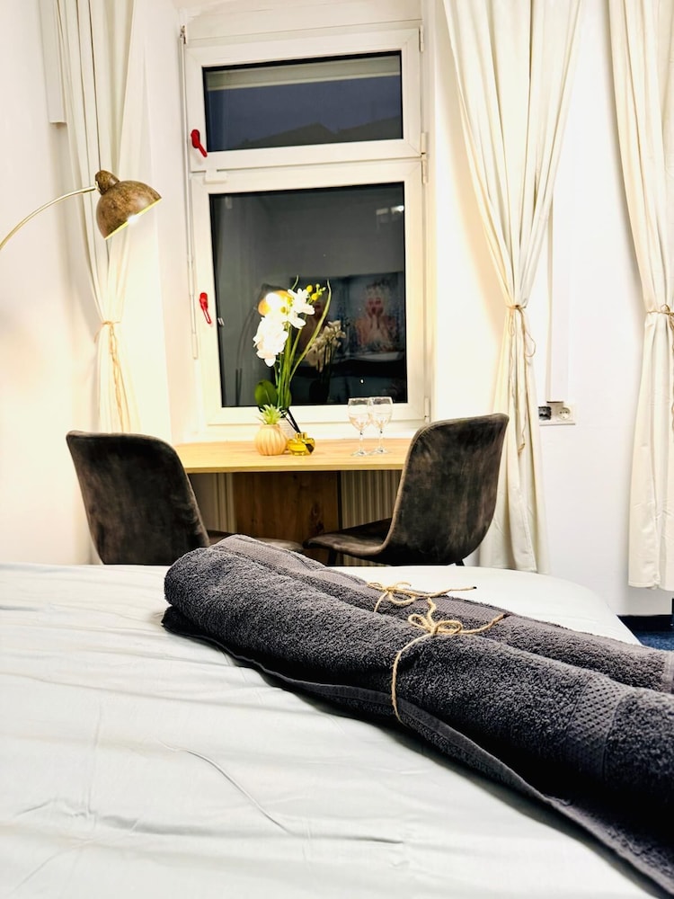 Luxury 7 Bedroom Apartment Sleeps 16