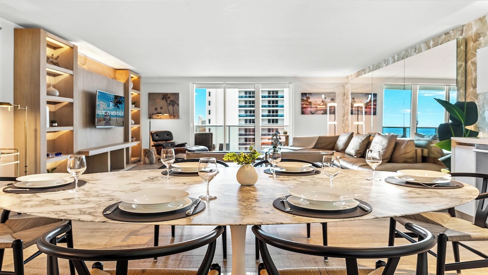 1 Hotel & Homes Private Luxury Suites